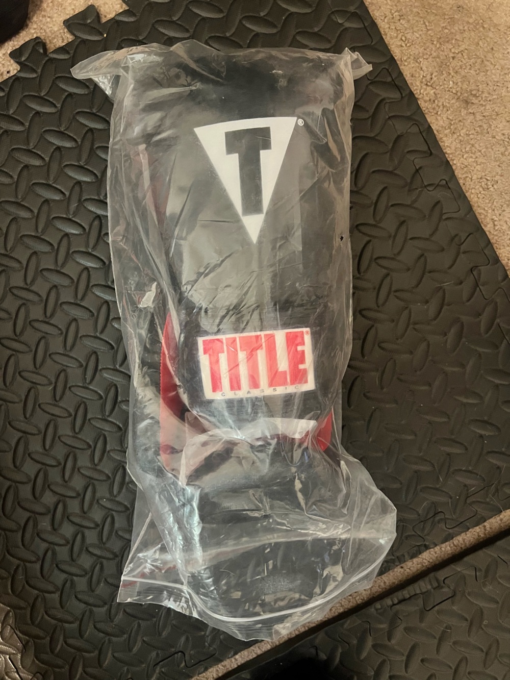 TITLE Black Boxing Gloves - TITLE Classic Training Gloves - Picture 4 of 5